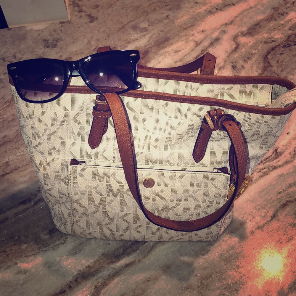 Michael Kors Medium Jet Set Vanilla